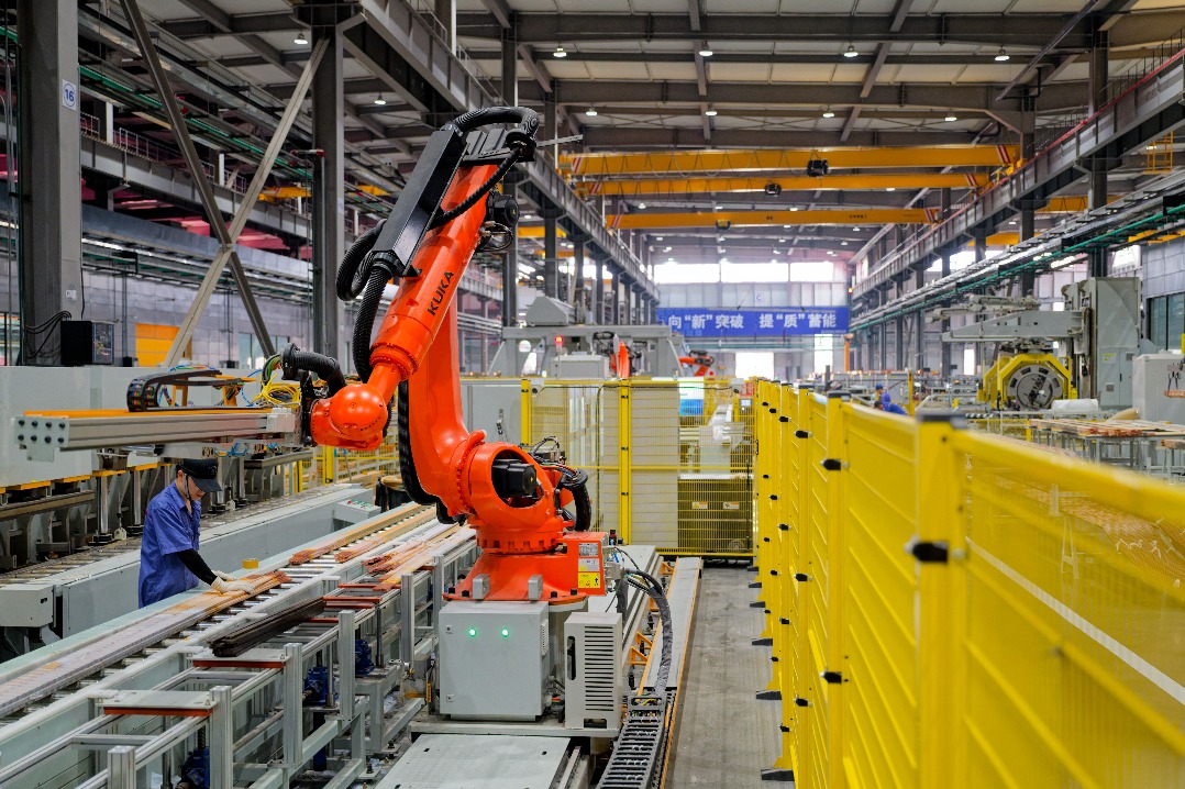 China's industrial profits post double-digit growth
