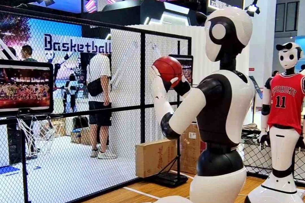 Guangzhou to host robot basketball