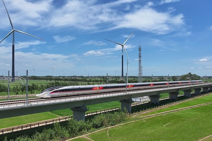 Next-gen higher-speed CR450 trains put on fast track