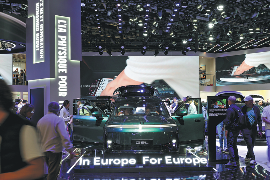 Chinese automakers out in force at Paris