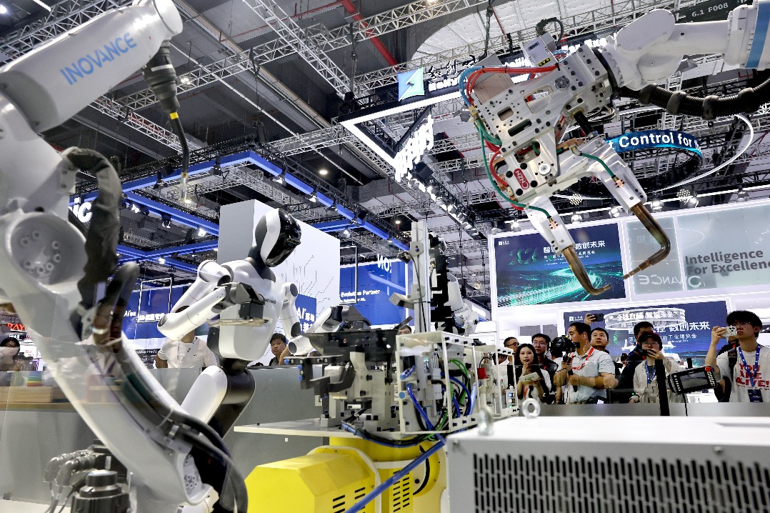 China's industrial profits rise 15.5% in first three quarters